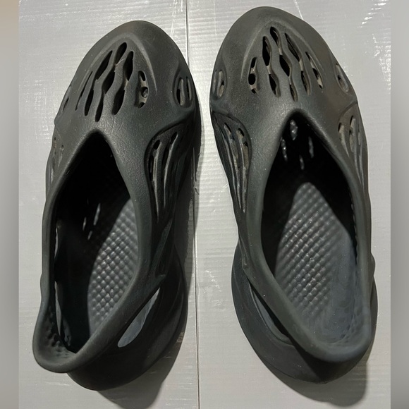 YEEZY FOAM RUNNER 'ONYX' - Picture 1 of 4